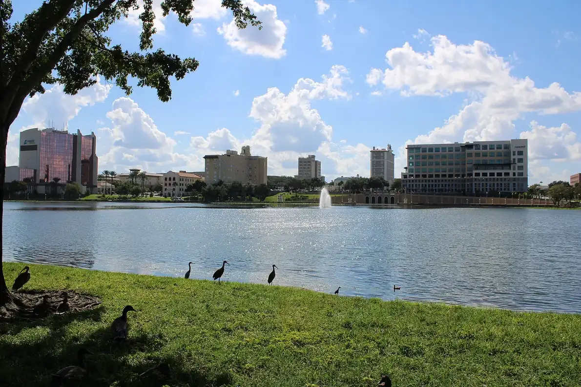 Lake Mirror promenade in downtown Lakeland, Florida — lakefront homes here face year-round Polk County pest pressure